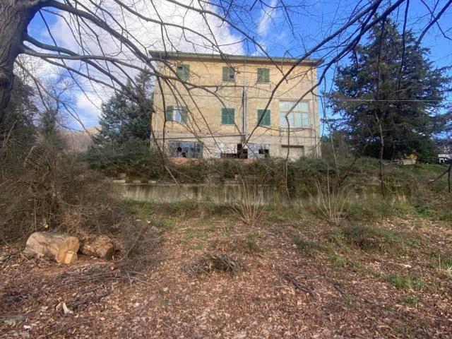 Villa Indipendente in vendita a Calice Al Cornoviglio, Liguria
