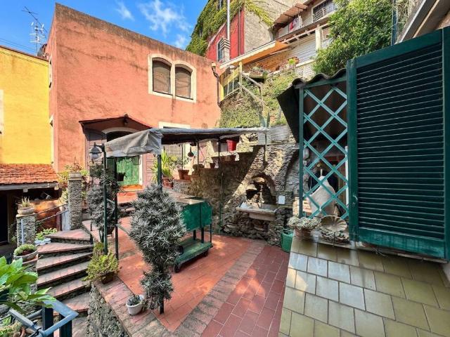 Villa Indipendente in vendita a Calice Ligure, Liguria