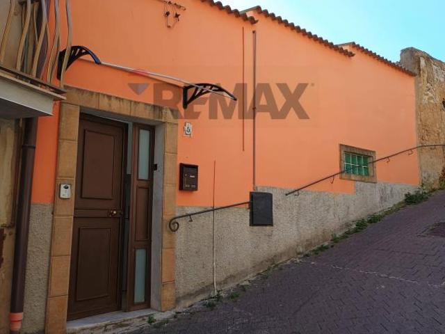 Villa Indipendente in vendita a Canalotto, Caltagirone