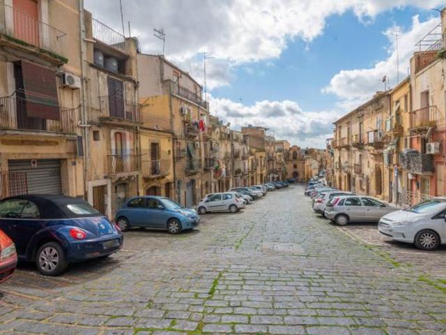 Villa Indipendente in vendita a Canalotto, Caltagirone
