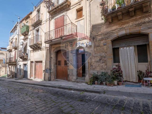 Villa Indipendente in vendita a Canalotto, Caltagirone