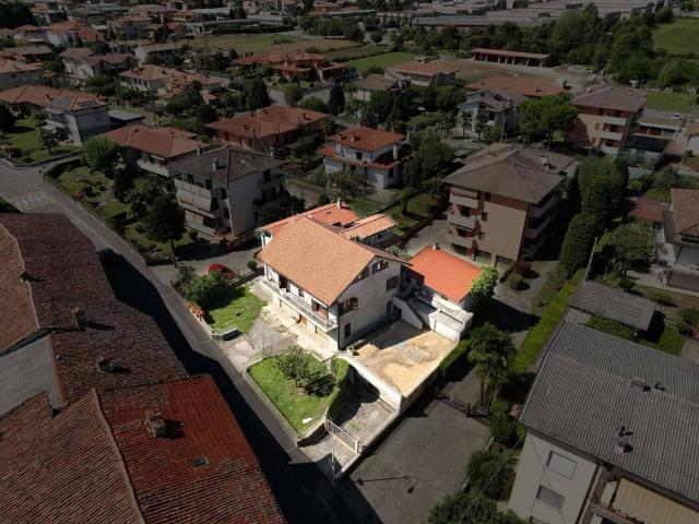 Villa Indipendente in vendita a Calusco D'adda, Lombardia