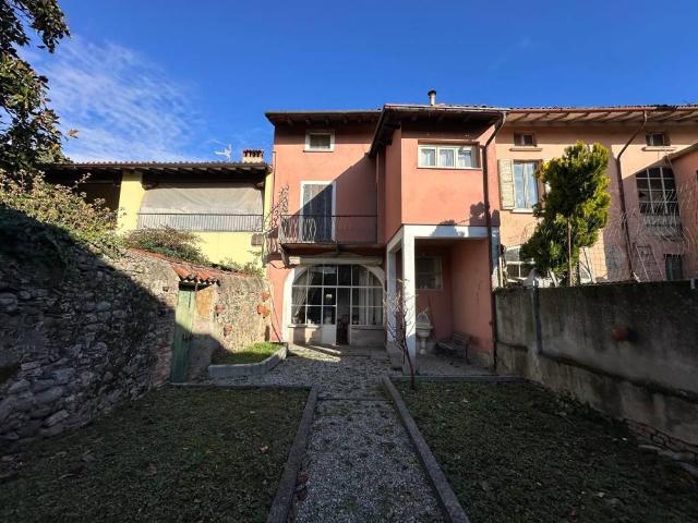 Villa Indipendente in vendita a Calvagese Della Riviera, Lombardia