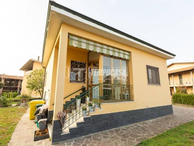 Villa Indipendente in vendita a Calvenzano, Lombardia