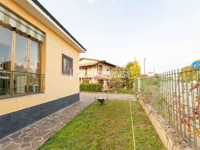 Villa Indipendente in vendita a Calvenzano, Lombardia
