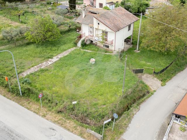 Villa Indipendente in vendita a Calvi, Campania