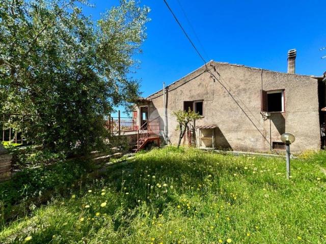 Villa Indipendente in vendita a Calvi Dell'umbria, Umbria