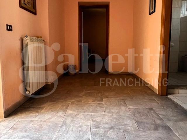 Villa Indipendente in vendita a Calvi Risorta, Campania