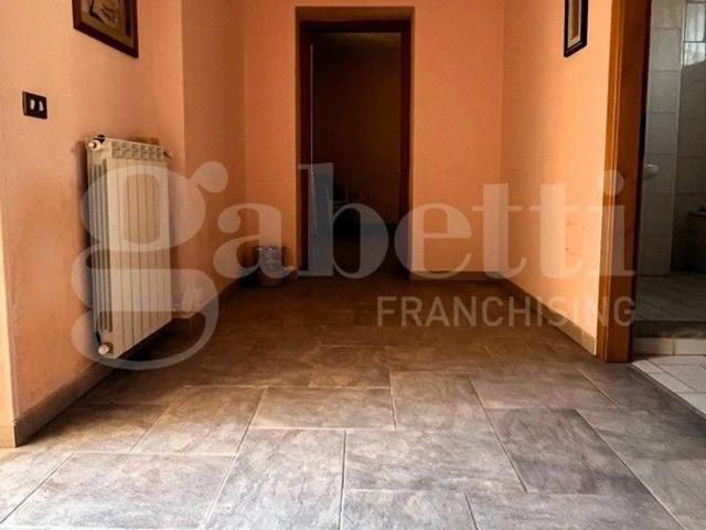 Villa Indipendente in vendita a Calvi Risorta, Campania