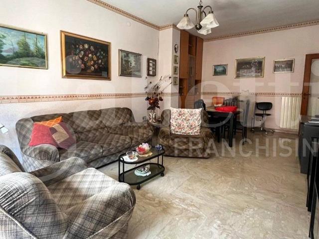 Villa Indipendente in vendita a Calvi Risorta, Campania
