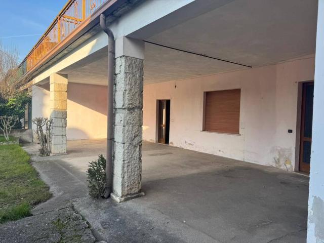 Villa Indipendente in vendita a Calvisano, Lombardia