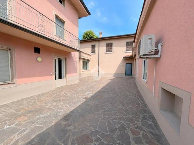 Villa Indipendente in vendita a Calvisano, Lombardia
