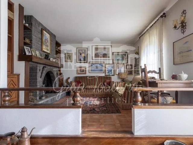 Villa Indipendente in vendita a Camaiore, Toscana