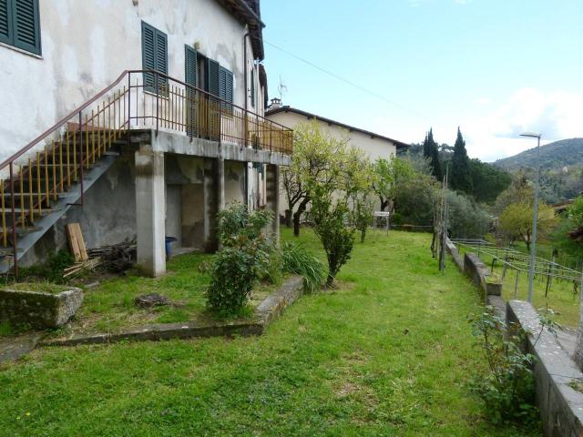 Villa Indipendente in vendita a Vado, Camaiore