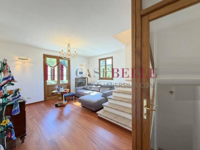 Villa Indipendente in vendita a Camaiore, Toscana