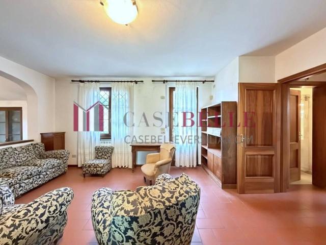 Villa Indipendente in vendita a Carraia, Camaiore
