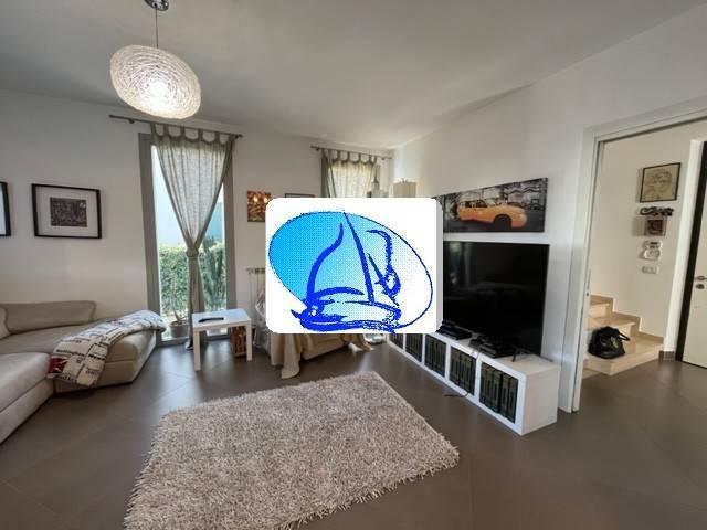 Villa Indipendente in vendita a Camaiore, Toscana