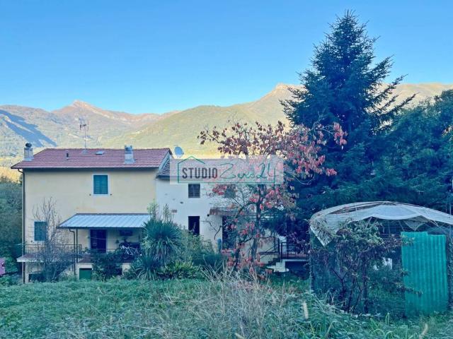 Villa Indipendente in vendita a Marignana, Camaiore