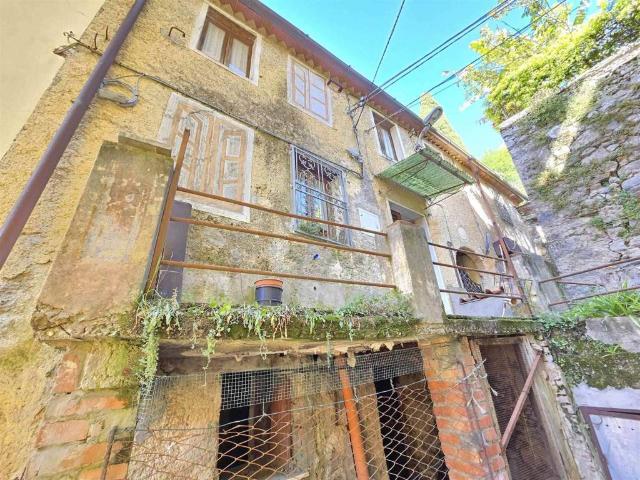 Villa Indipendente in vendita a Camaiore, Toscana