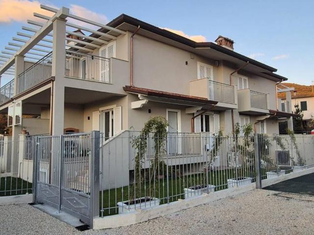 Villa Indipendente in vendita a Camaiore, Toscana