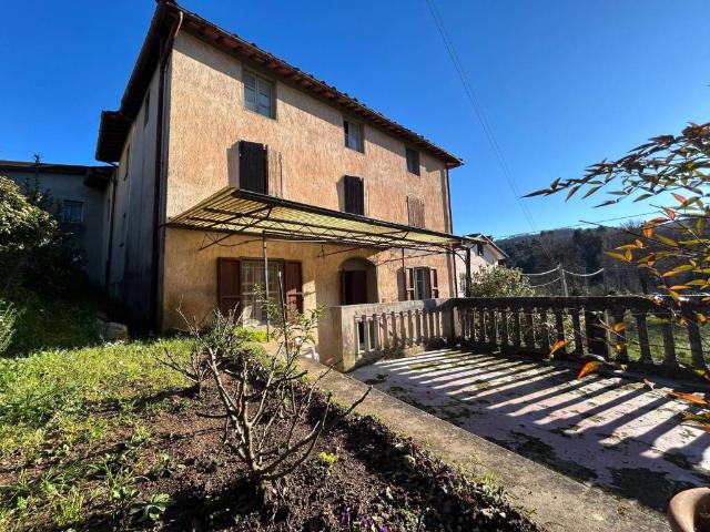 Villa Indipendente in vendita a Camaiore, Toscana
