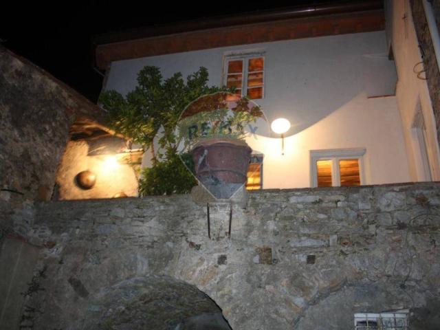 Villa Indipendente in vendita a Stignano, Camaiore