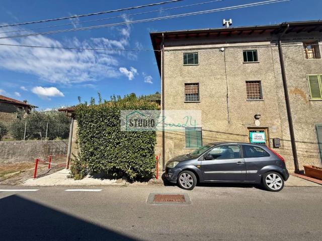 Villa Indipendente in vendita a Nocchi, Camaiore