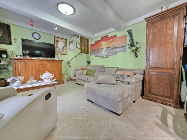 Villa Indipendente in vendita a Camaiore, Toscana