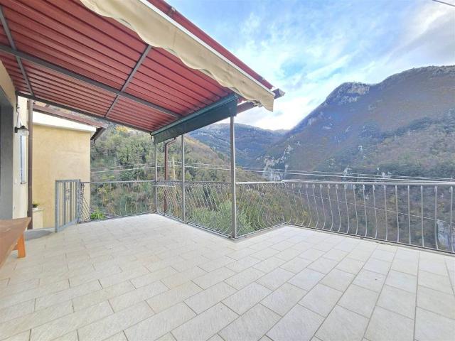 Villa Indipendente in vendita a Camaiore, Toscana