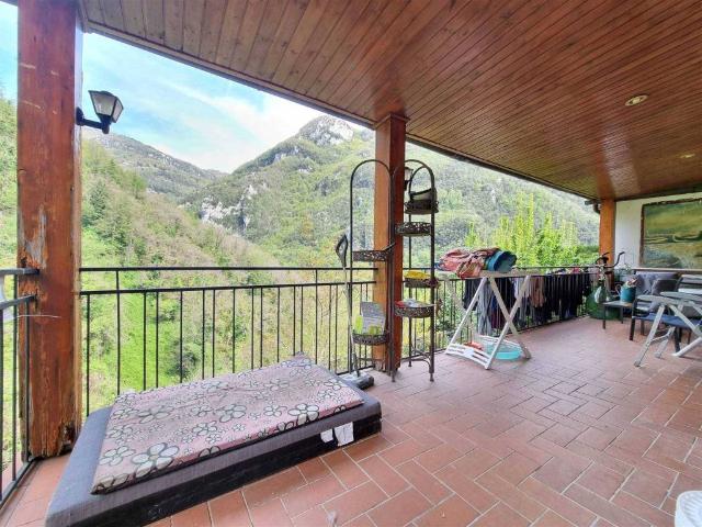 Villa Indipendente in vendita a Camaiore, Toscana