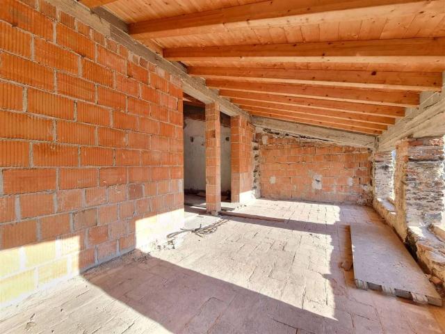 Villa Indipendente in vendita a Montebello, Camaiore