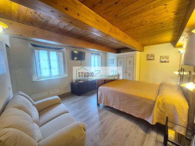 Villa Indipendente in vendita a Montebello, Camaiore