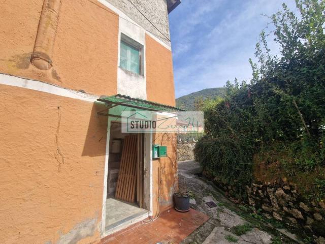Villa Indipendente in vendita a Metato, Camaiore