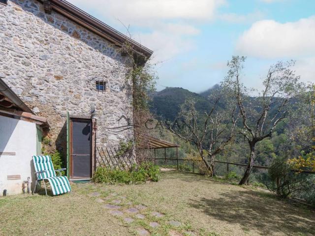 Villa Indipendente in vendita a Casette, Camaiore