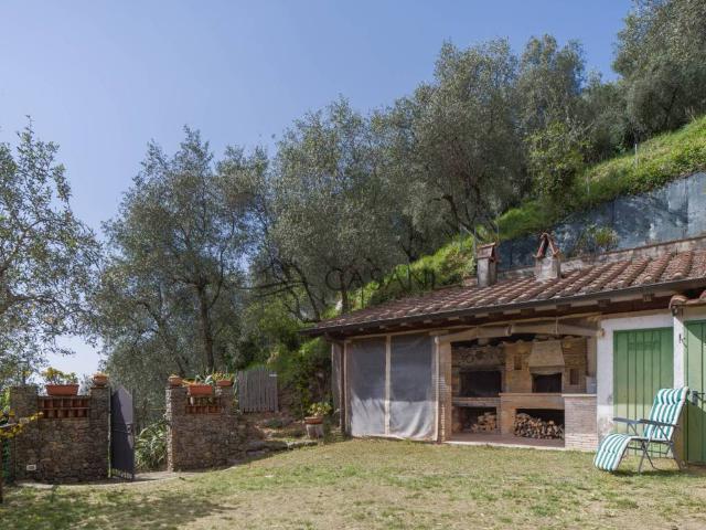 Villa Indipendente in vendita a Casette, Camaiore