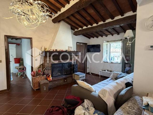 Villa Indipendente in vendita a Orbicciano, Camaiore
