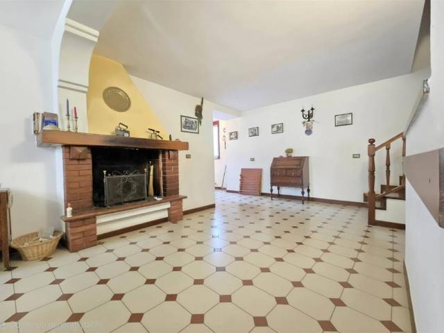 Villa Indipendente in vendita a Campiglioni, Camaiore