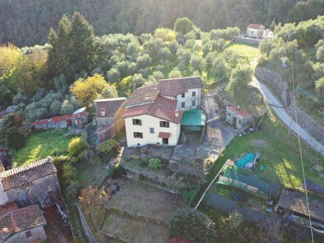 Villa Indipendente in vendita a Camaiore, Toscana