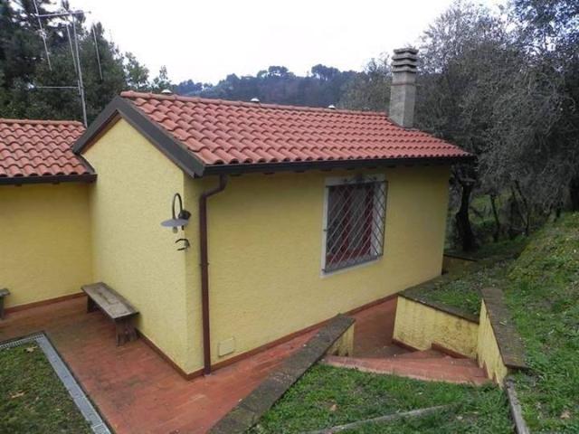 Villa Indipendente in vendita a Montebello, Camaiore