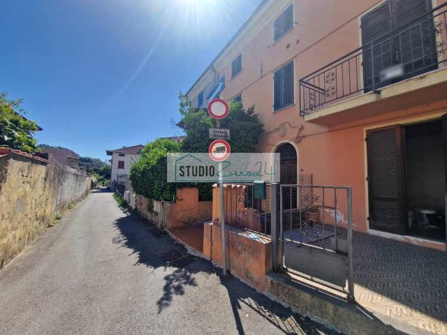 Villa Indipendente in vendita a Montebello, Camaiore