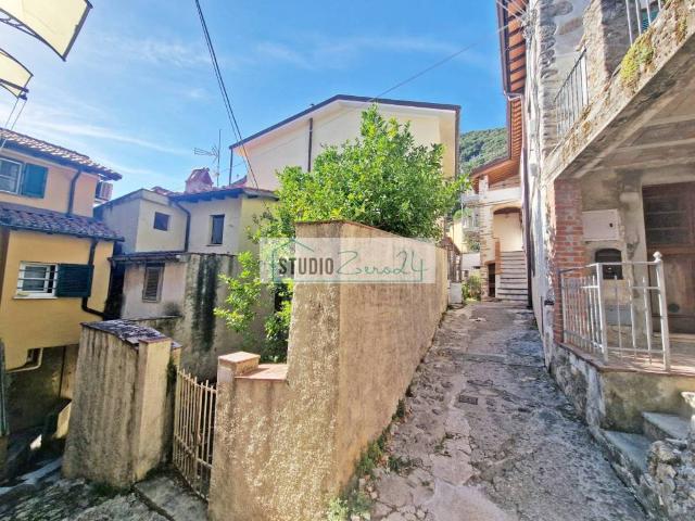 Villa Indipendente in vendita a Camaiore, Toscana