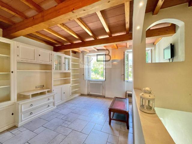 Villa Indipendente in vendita a Camaiore, Toscana