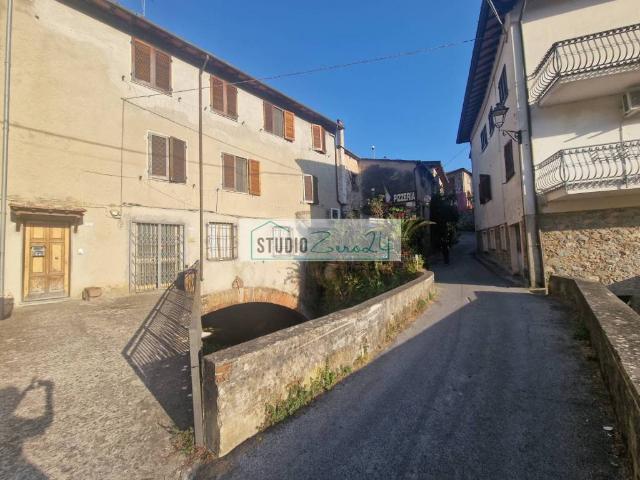 Villa Indipendente in vendita a Camaiore, Toscana