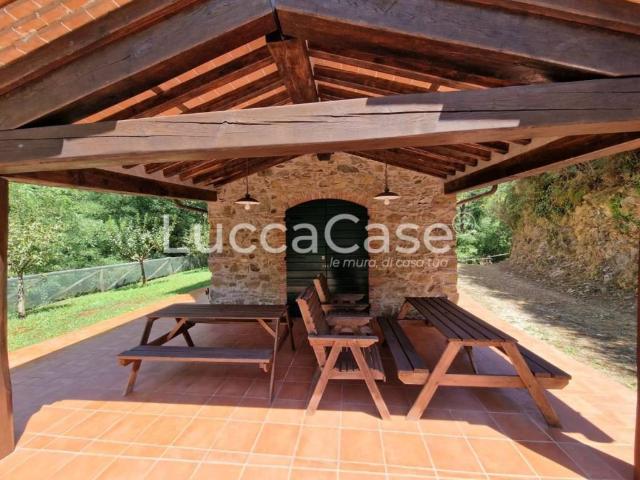 Villa Indipendente in vendita a Orbicciano, Camaiore