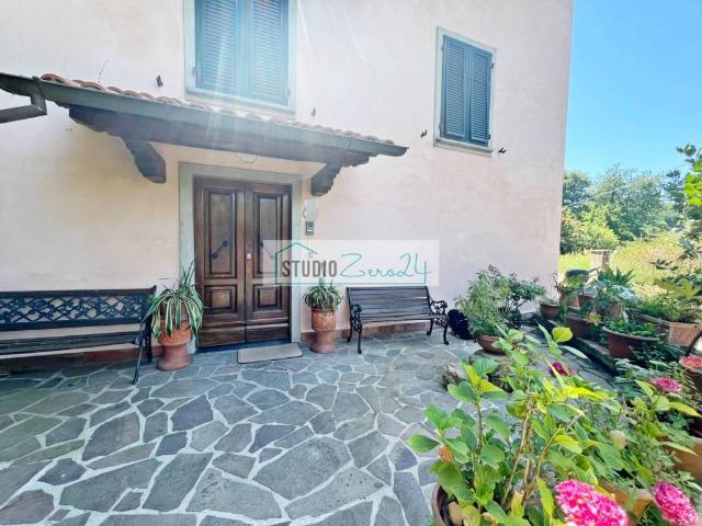 Villa Indipendente in vendita a Camaiore, Toscana