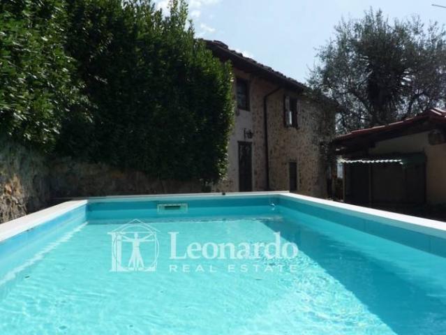 Villa Indipendente in vendita a Camaiore, Toscana