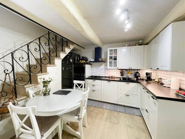 Villa Indipendente in vendita a Camaiore, Toscana