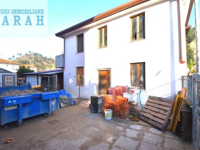 Villa Indipendente in vendita a Campiglioni, Camaiore