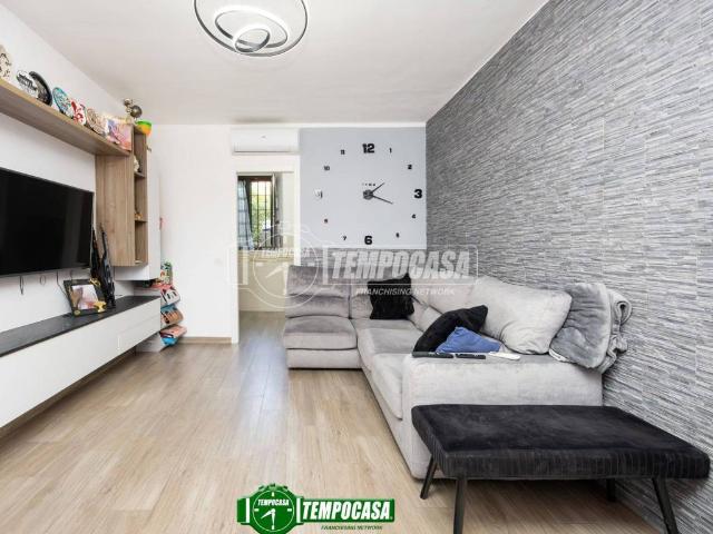 Villa Indipendente in vendita a Torrazza dei Mandelli, Cambiago
