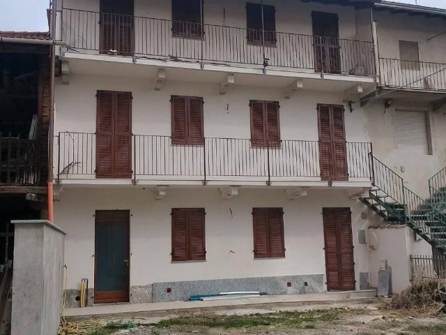 Villa Indipendente in vendita a Cameri, Novara